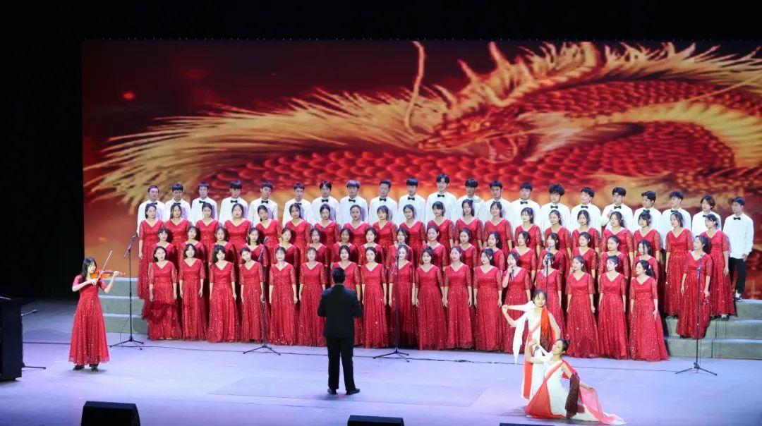 每月生活费300元，没有社交、不玩游戏，北大韦东奕走红并非偶然